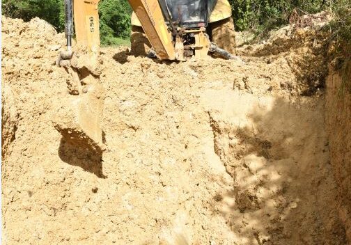 CAASD trabaja en solución de avería en línea que lleva agua a tanque Ciudad Juan Bosch