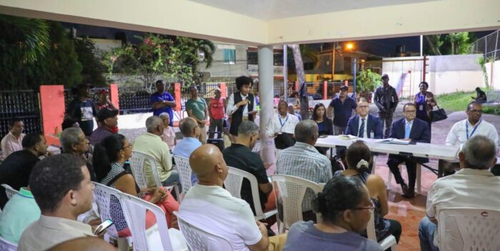 Edeeste realiza levantamiento y promete resolver necesidades energéticas en sector Buena Vista II de SDN