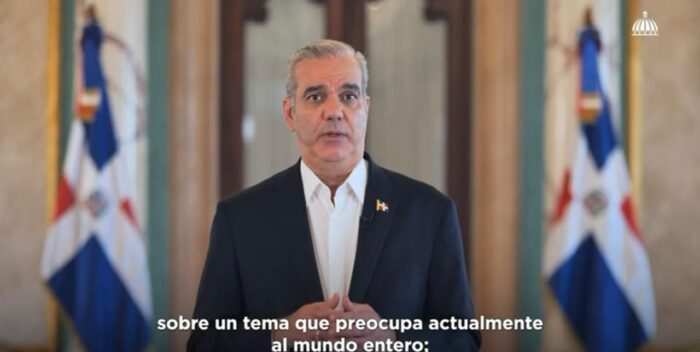 Presidente Abinader afirma que el país está preparado para enfrentar el impacto de la crisis internacional del petróleo y que el Gobierno se mantendrá vigilante ante el alza de precios para proteger a las familias dominicanas